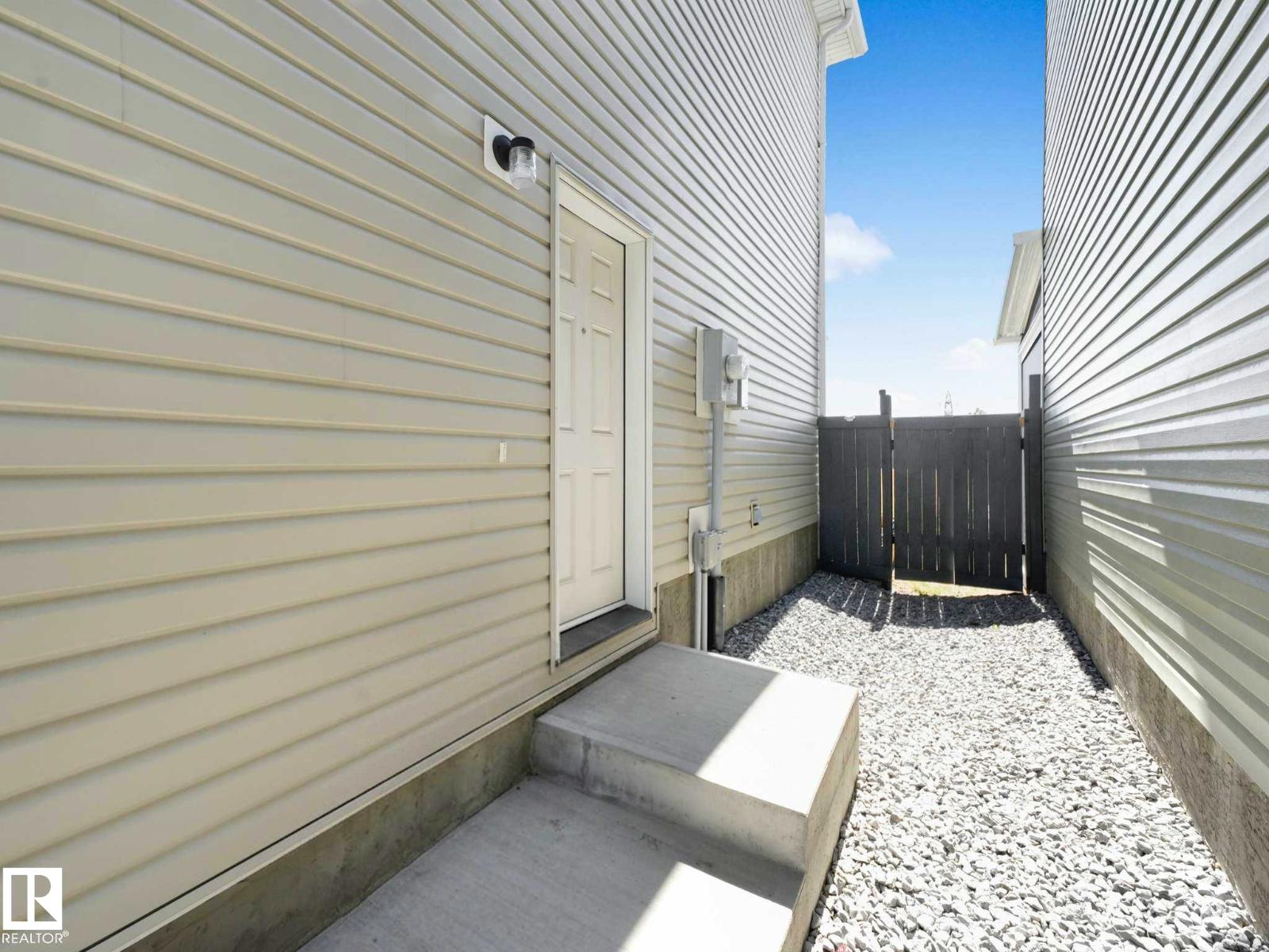 Additional image 5 of 2435 12 Avenue NW, Edmonton, AB, T6T2M6