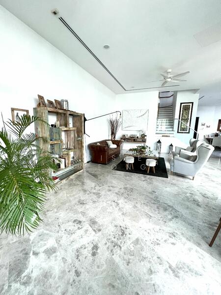 Chartwell Drive photo 4