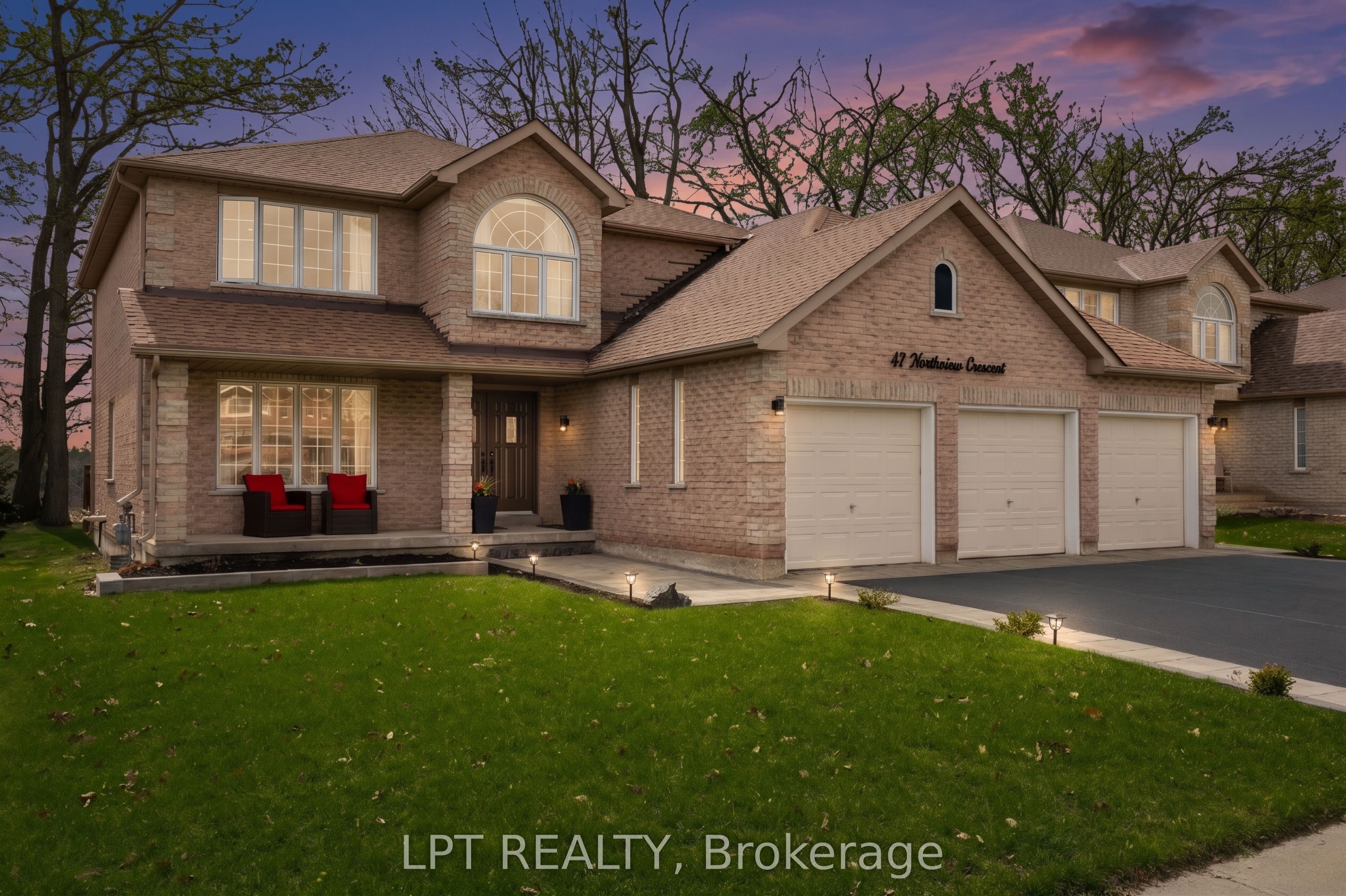 47 Northview Crescent, Barrie, ON, L4N 9T4