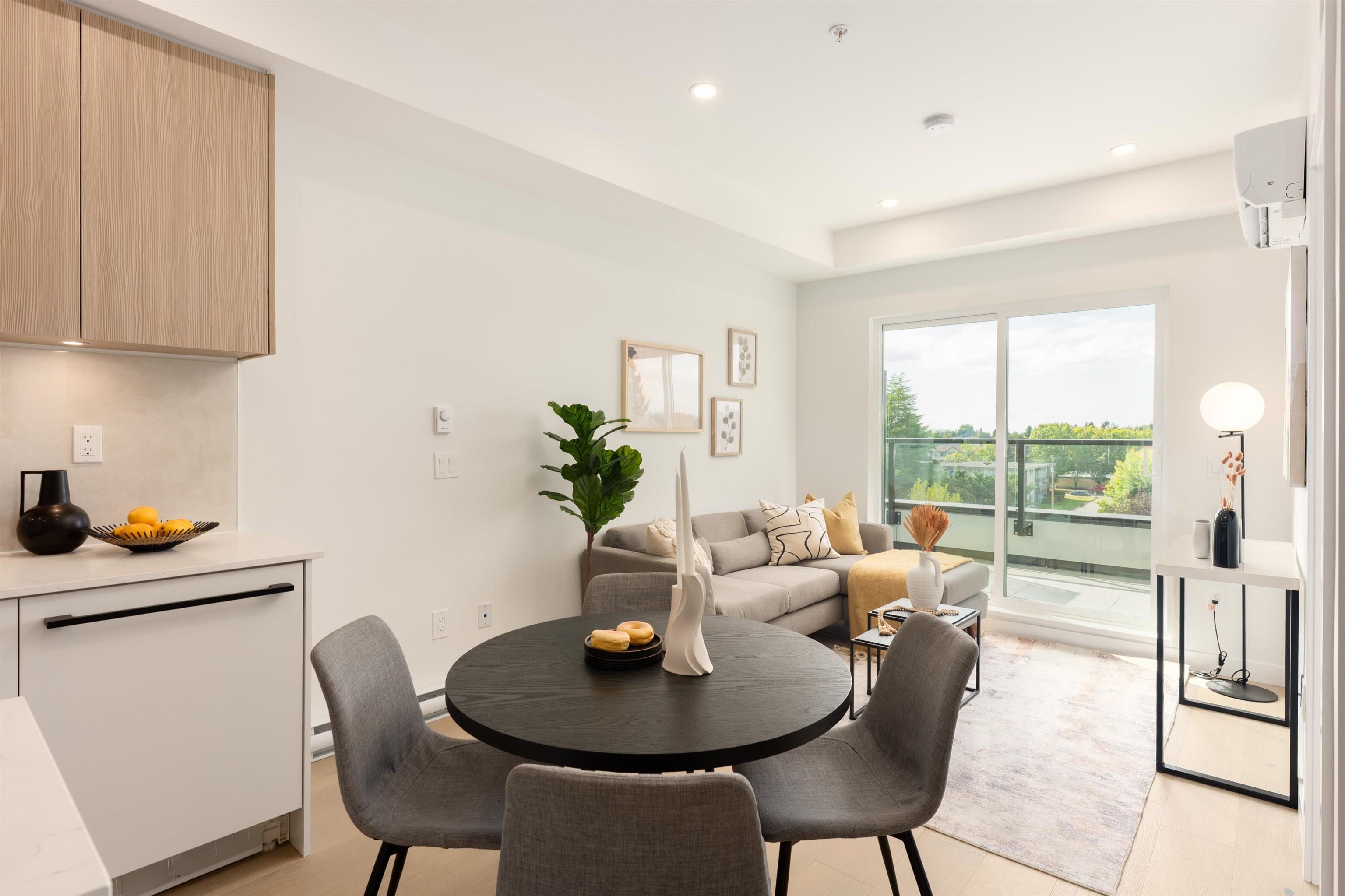Additional image 3 of 301-5398 207 Street, Surrey, BC, V3A 2G1