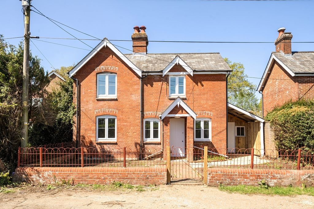 4 bed detached house to rentLyburn Road, Hamptworth, Salisbury SP5