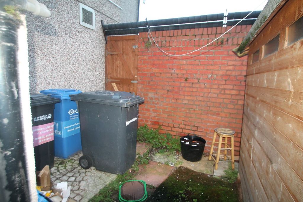 Additional image 17 of 5 bed flat for sale1 Vaughan Street, Rhyl, Denbighshire LL18