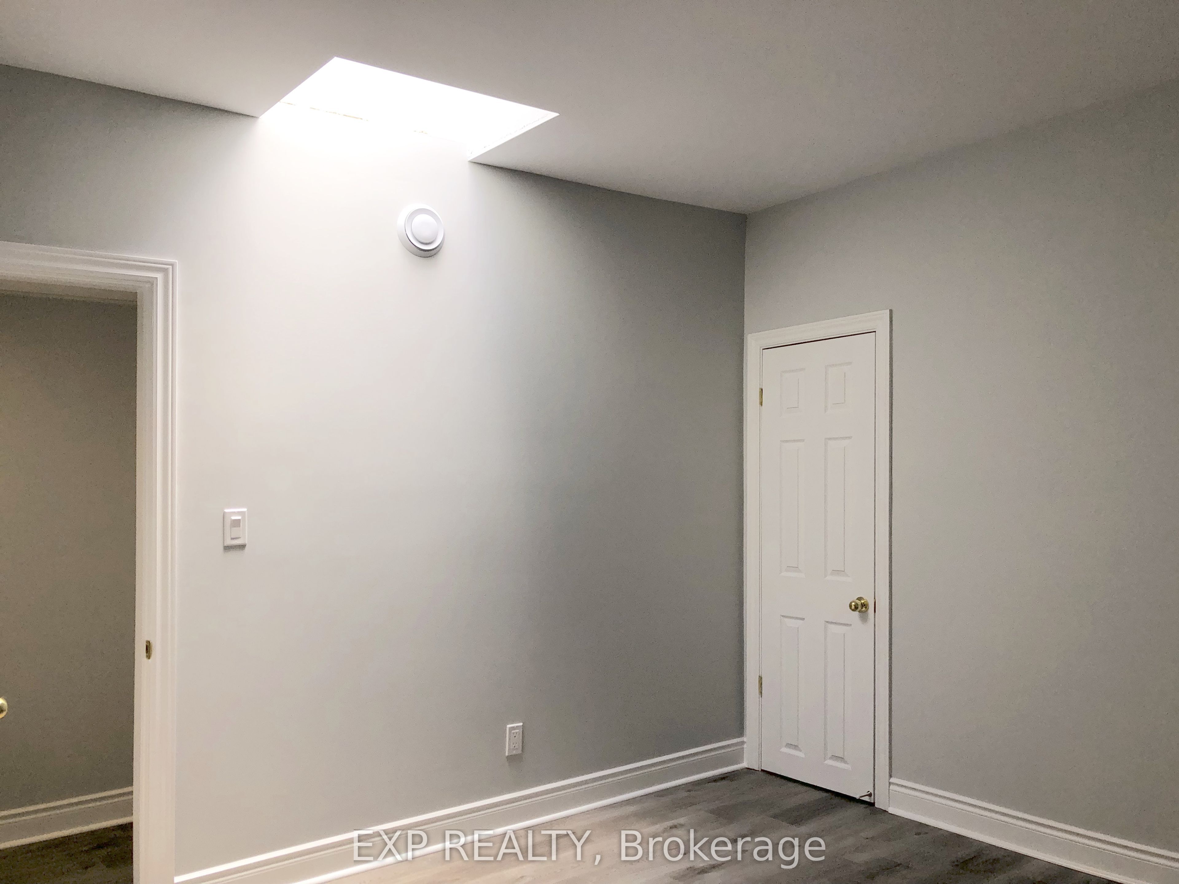Additional image 4 of 2798 Dundas Street W, Toronto, ON, M6P 1Y5
