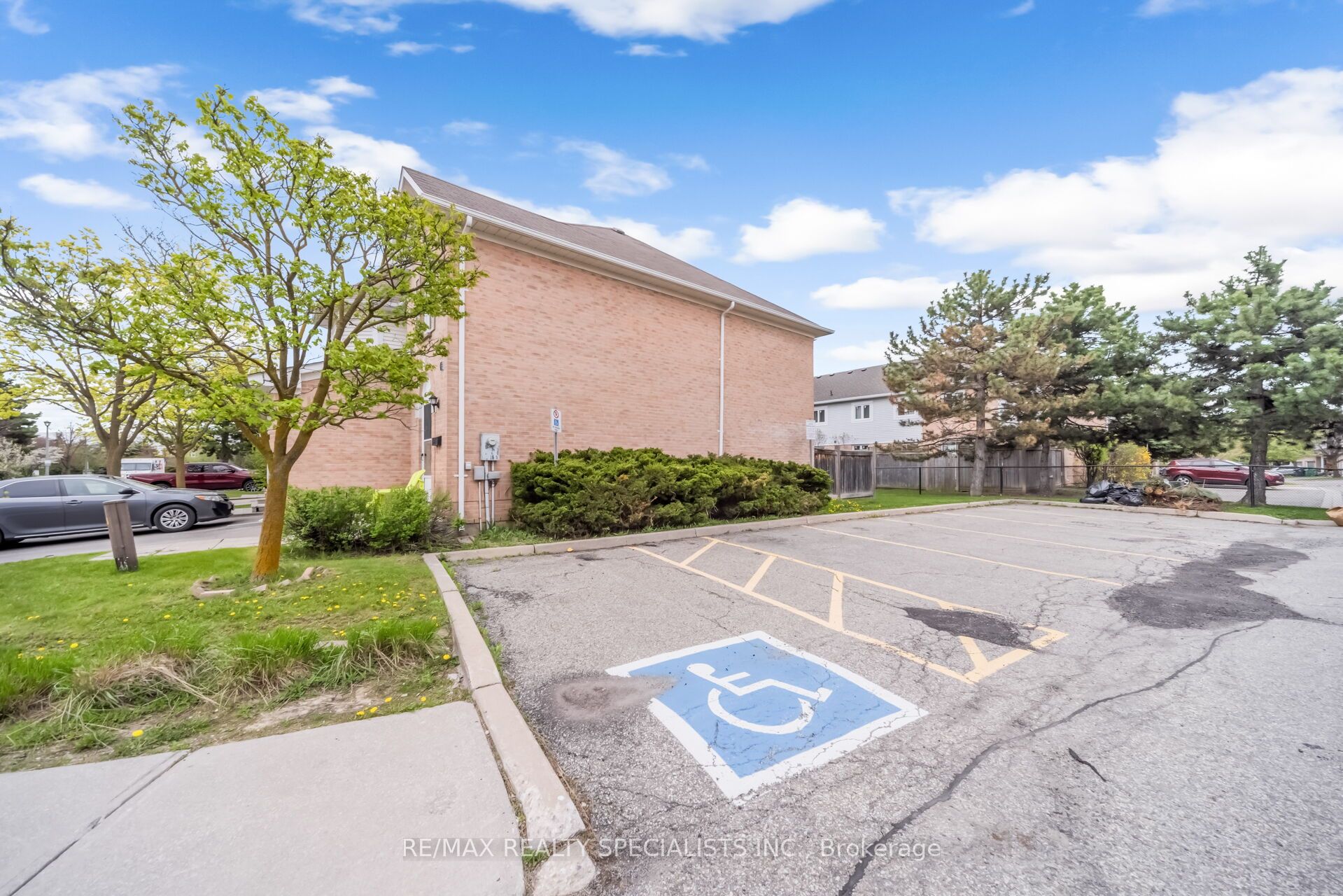 90 Wickstead Street, Brampton, ON, L6R 1N8 photo 4