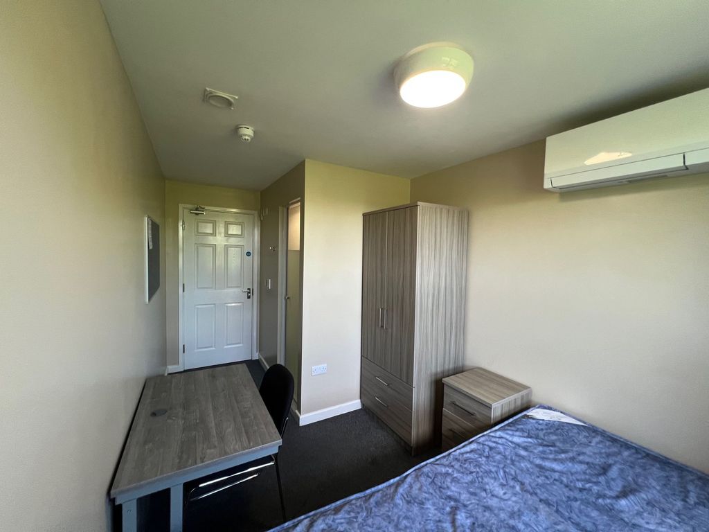 Additional image 2 of 7 bed flat to rentClassic House, Stokes Croft, Bristol BS1