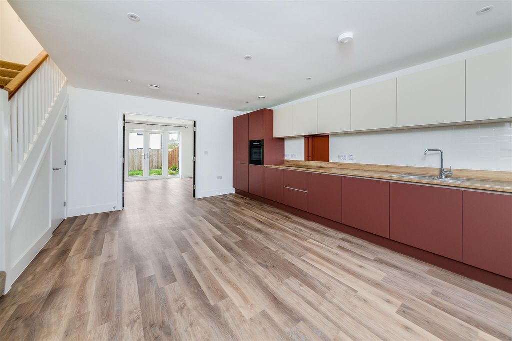 Additional image 4 of 3 bed semi-detached house to rentAnniversary Avenue East, Ambrosden OX25