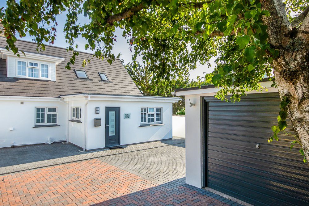 4 bed parking/garage to rentForest Road, Forest, Guernsey GY8