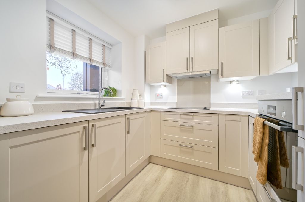 Additional image 3 of 1 bed flat to rentPriory Road, Stamford PE9