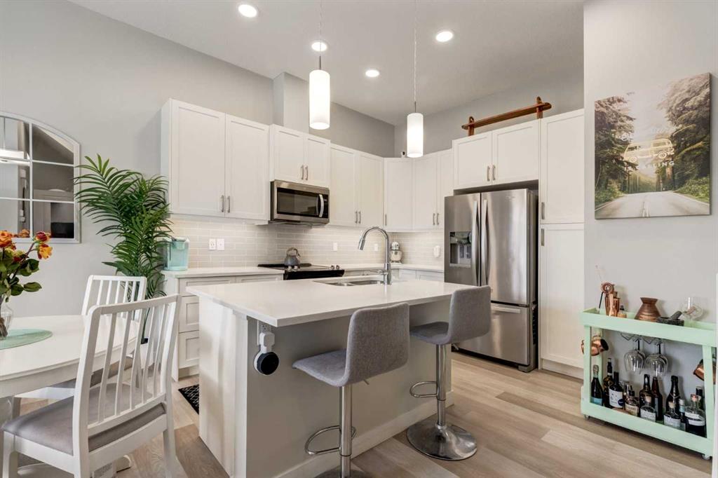 Additional image 2 of 212 Crestbrook Common SW, Calgary, AB, T3B 6L1