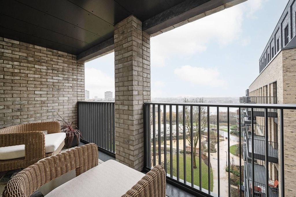 Additional image 5 of 3 bed flat for saleWoodberry Down, Finsbury Park N4