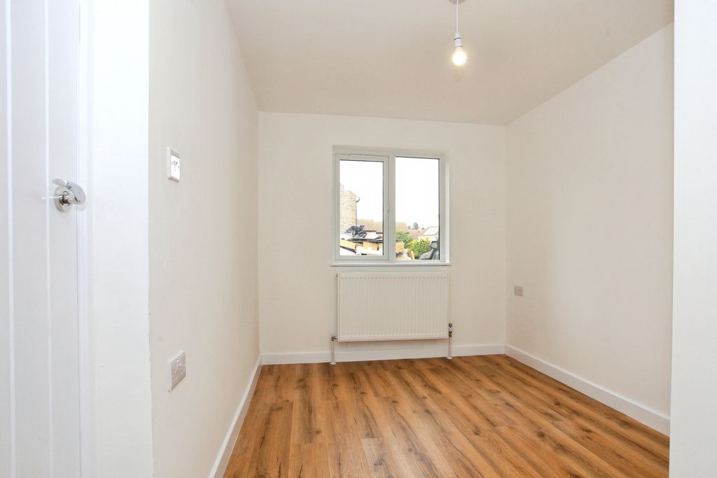 Additional image 6 of 5 bed semi-detached house to rentBathurst, Peterborough PE2