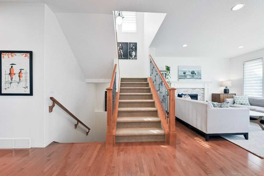 Additional image 5 of 5542 Henwood Street SW, Calgary, AB, T3E 6Z3