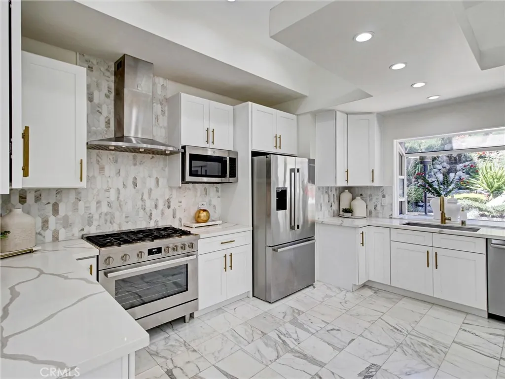 Additional image 8 of 4557 Don Timoteo Drive, Los Angeles, CA 90008