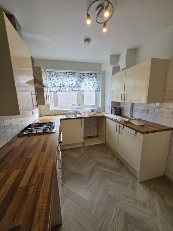 Additional image 5 of 2 bed flat to rentAlbert Drive, Deganwy LL31