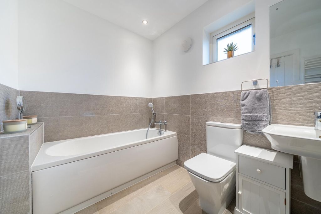 Additional image 17 of 4 bed detached house for saleAlbertine Gardens, Edwalton, Nottingham NG12