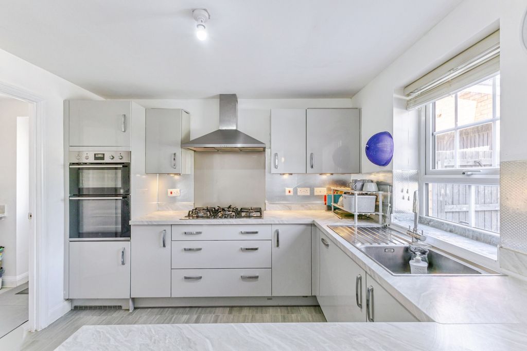 Additional image 3 of 4 bed detached house for saleMonteyne Close, Northampton NN6