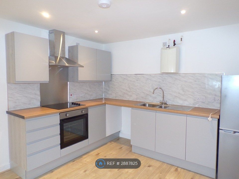 Additional image 3 of 2 bed flat to rentChester Road, Neston CH64
