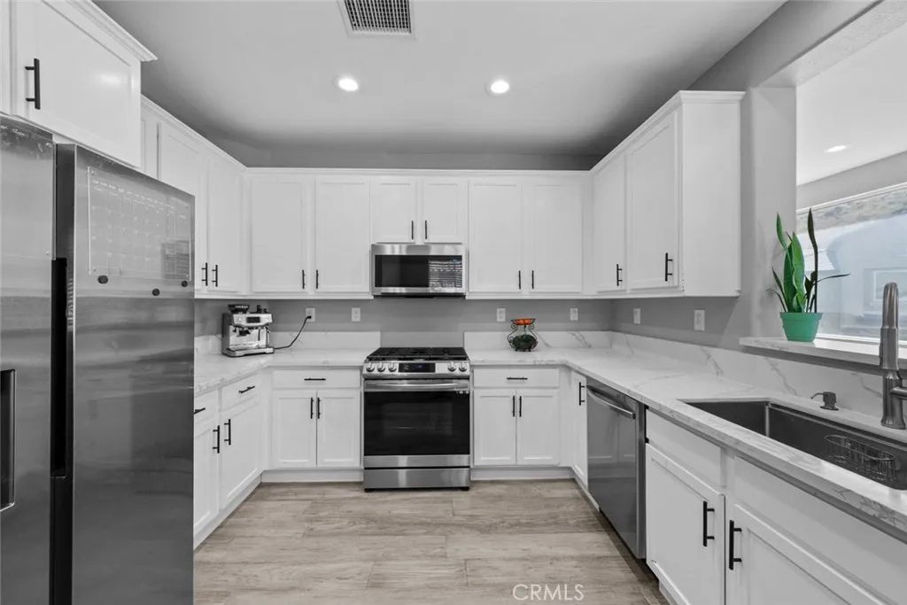 Additional image 11 of 27950 Avalon Drive Unit 50, Canyon Country, CA 91351