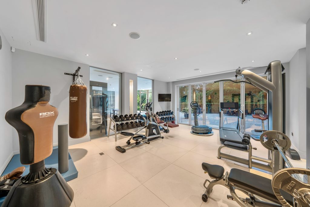 Additional image 19 of 6 bed property to rentSt. Georges Hill, Weybridge, Surrey KT13