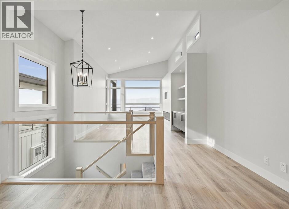 1221 Lone Pine Drive, Kelowna, BC, V1P0A5
