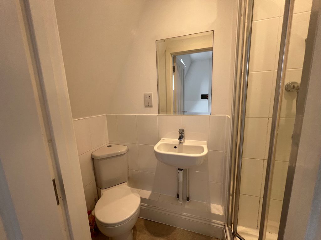 Additional image 6 of 2 bed flat to rentRockingham Road, Newbury RG14
