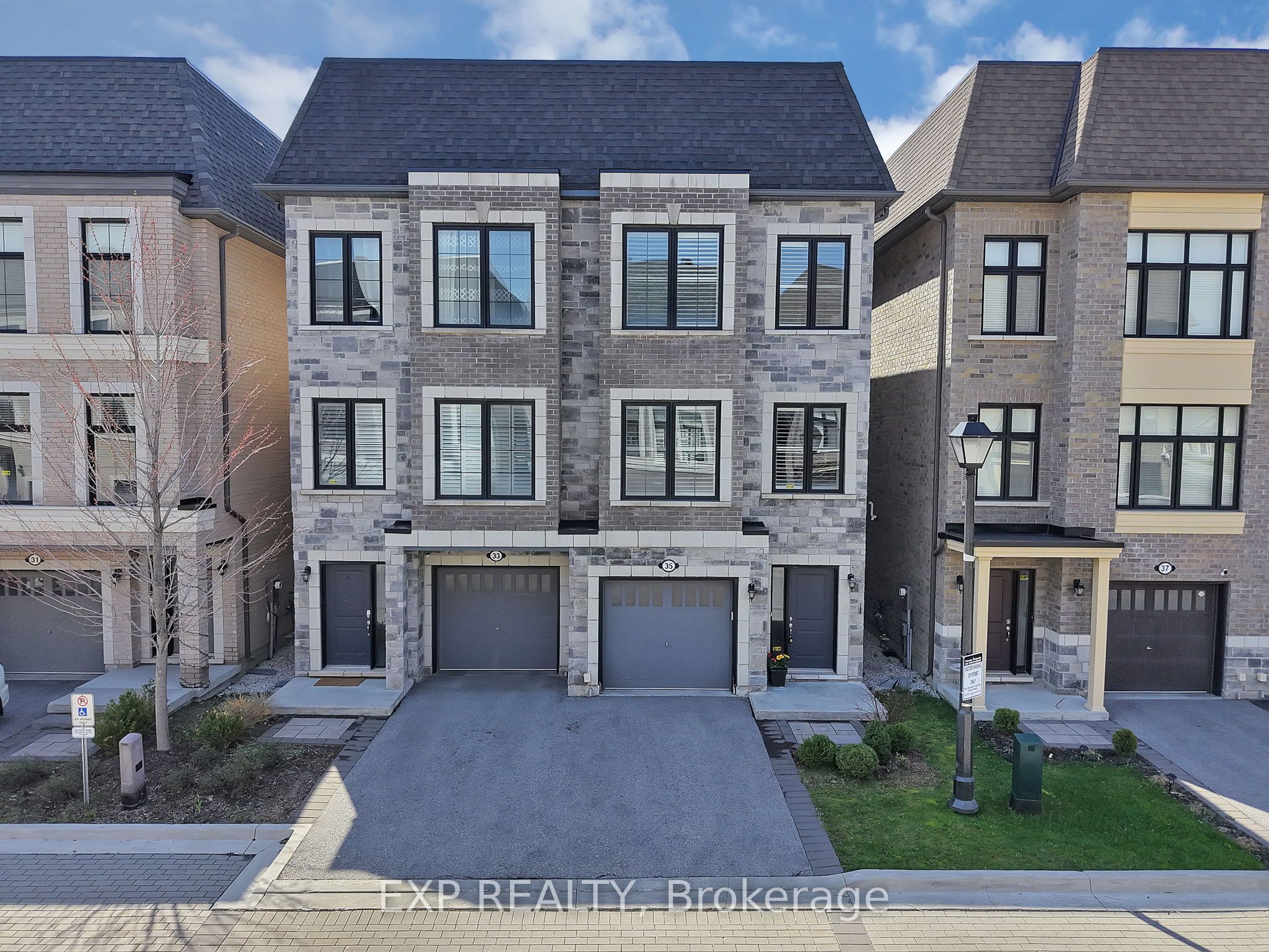 35 Mcgurran Lane, Richmond Hill, ON, L4B 0G8