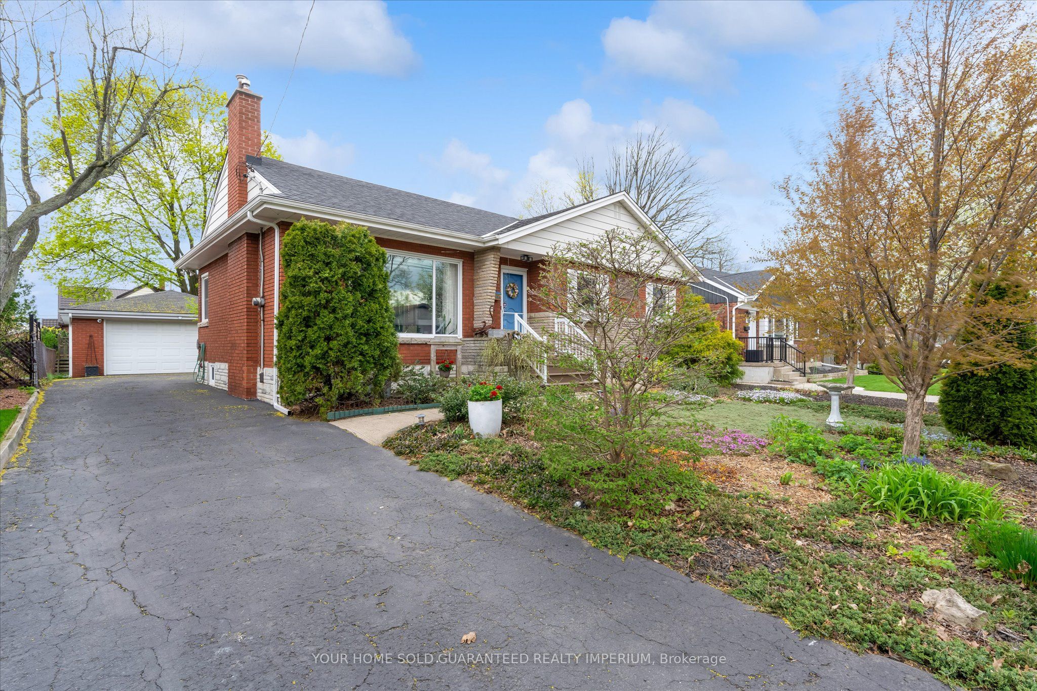 8 Mulock Avenue, Hamilton, ON, L8T 1H3