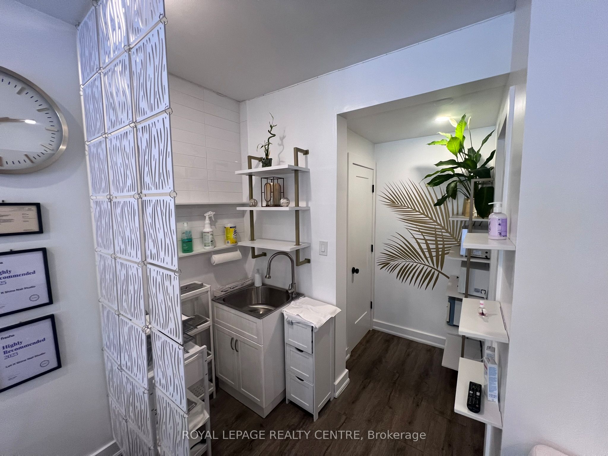 Additional image 6 of 745 Lakeshore Road E, Mississauga, ON, L5E 1C6