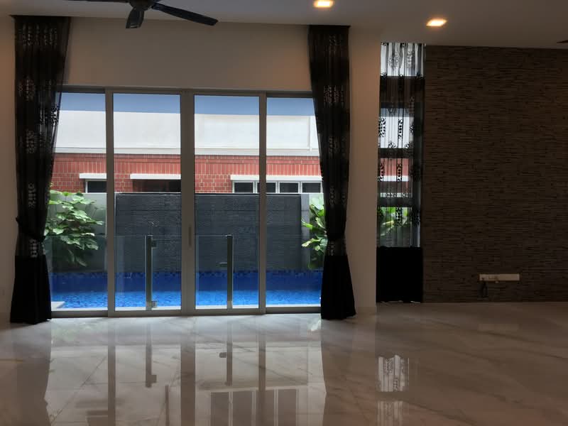 Chartwell Drive photo 2