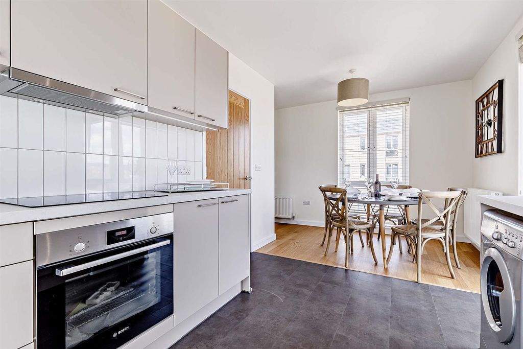 Additional image 3 of 4 bed town house to rentPark Crescent, Matlock Spa, Matlock DE4