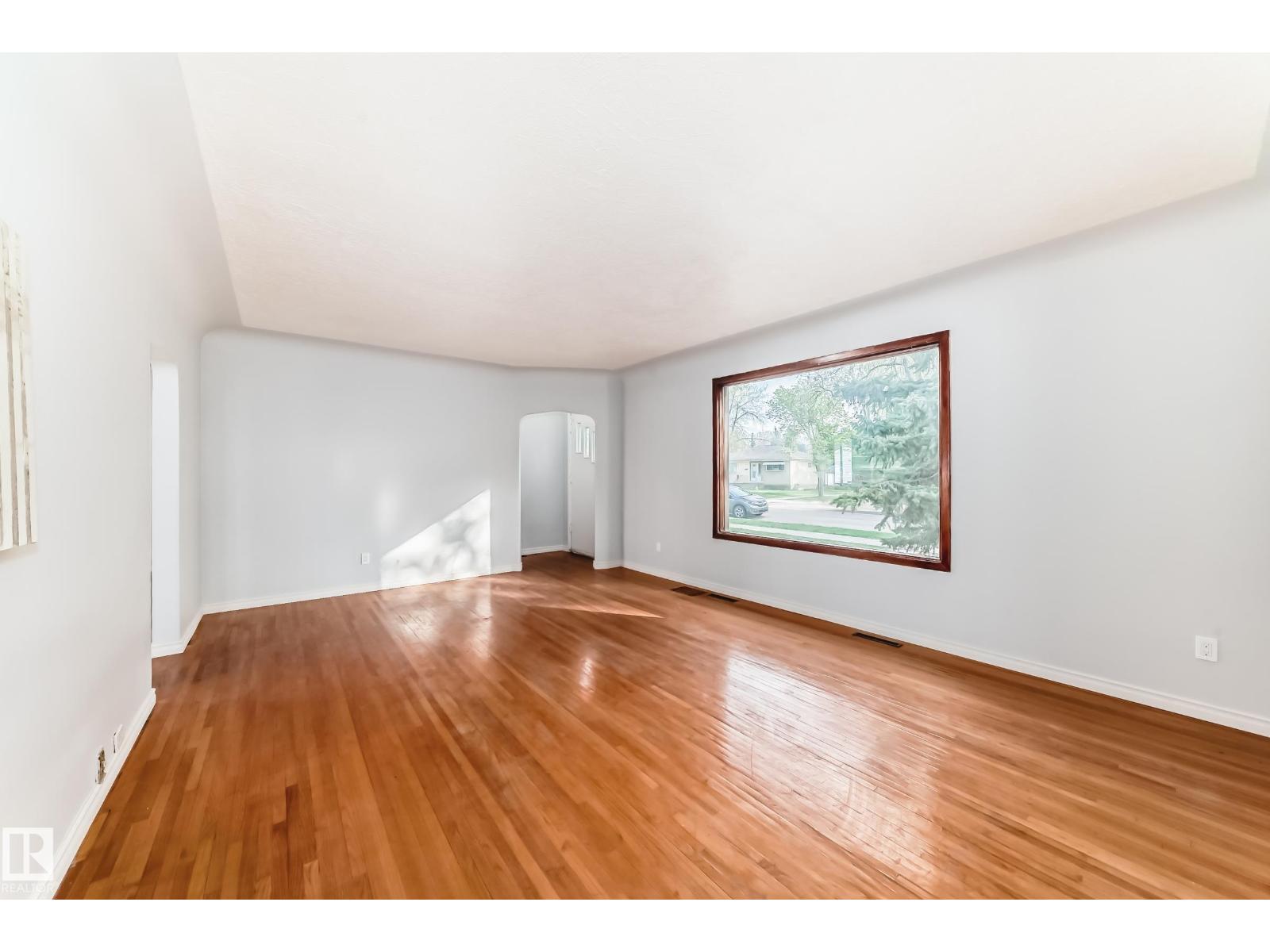 Additional image 5 of 13003 Sherbrooke Avenue NW, Edmonton, AB, T5L4E6