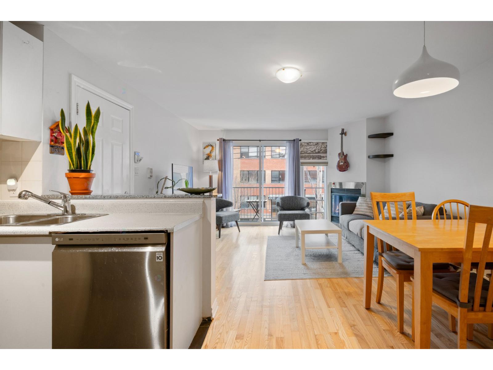 4515 Av. Coloniale