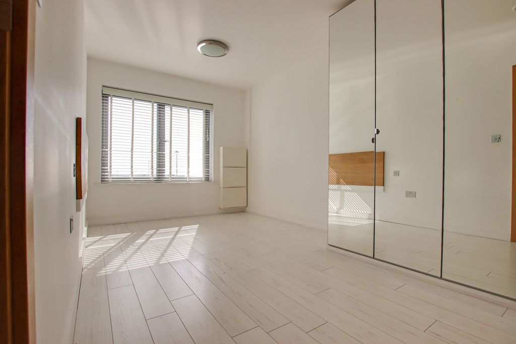 Additional image 8 of 2 bed flat to rent31 Harbour Reach, St Helier JE2