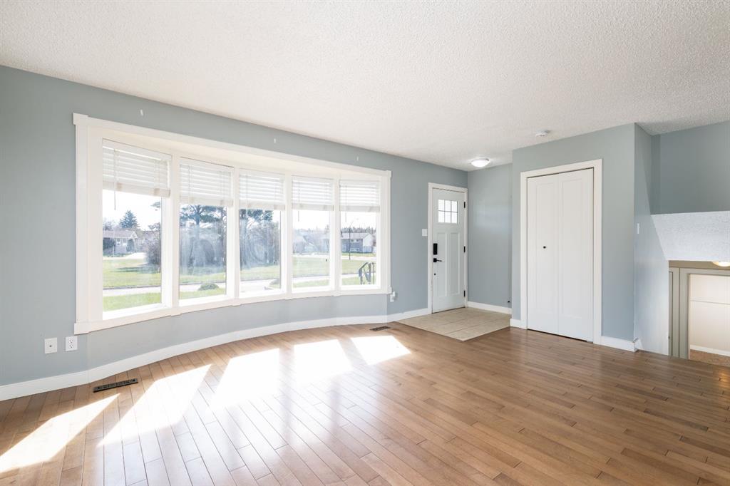Additional image 4 of 55 Patterson Crescent, Red Deer, AB, T4P 1J4