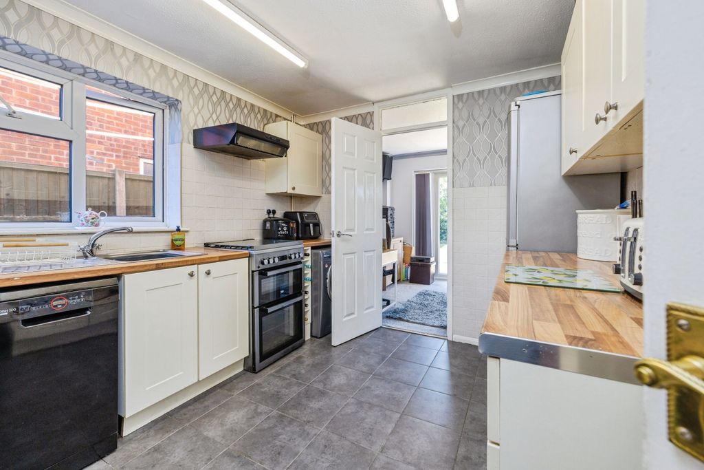 Additional image 5 of 4 bed detached house for saleHeysham Close, Lincoln LN5