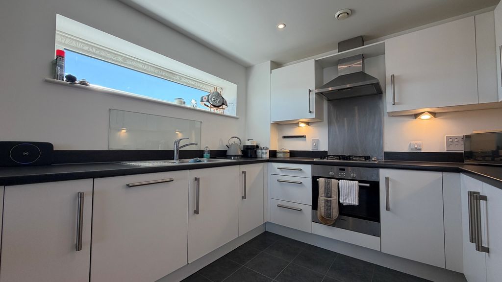 Additional image 2 of 2 bed flat to rentNewfoundland Way, Bristol BS20