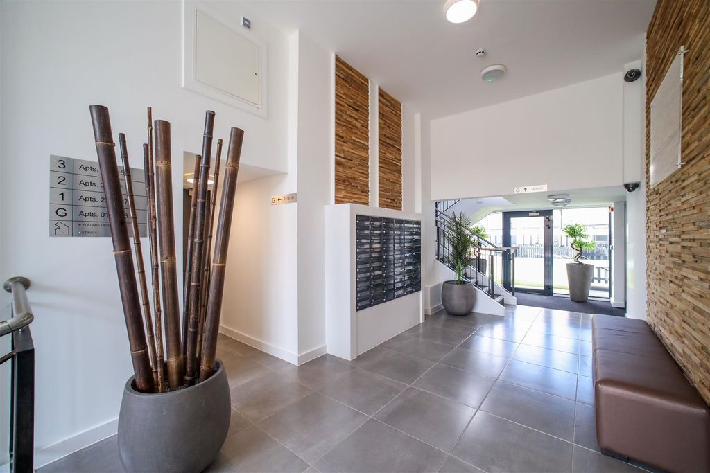 Additional image 11 of 2 bed flat for saleDerngate, Northampton NN1