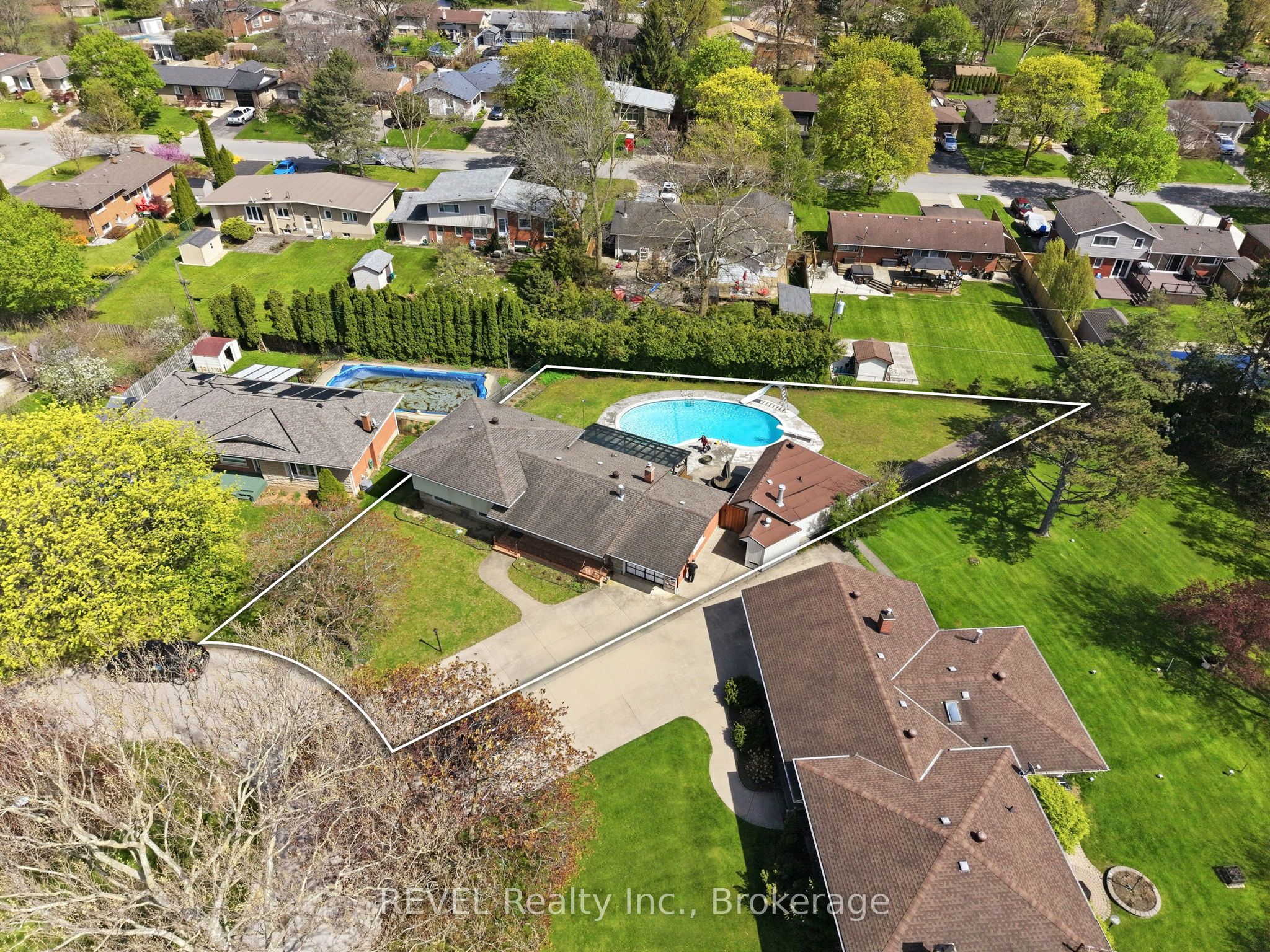 Additional image 3 of 8 Fernwood Terrace, St. Catharines, ON, L2T 3W5