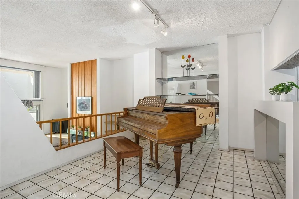Additional image 4 of 4916 McConnell Avenue, Los Angeles, CA 90066