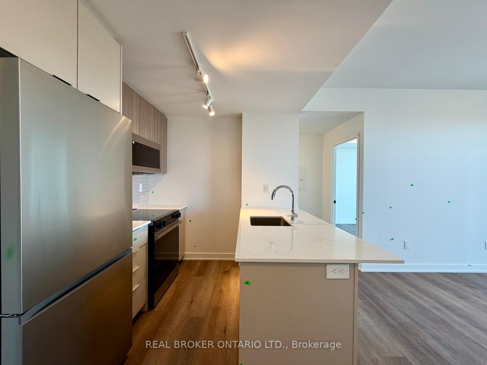 Additional image 3 of 1901-2075 Lakeshore Road, Burlington, ON, L7R 0H3