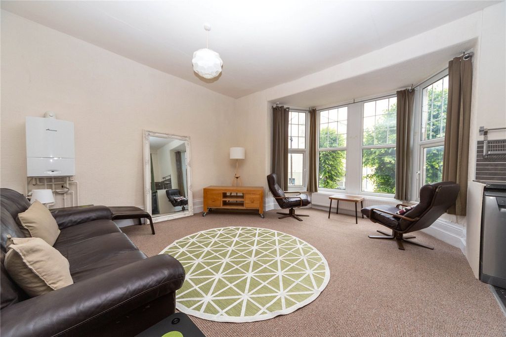 Additional image 3 of 1 bed flat to rentHickman Road, Penarth, Penarth CF64