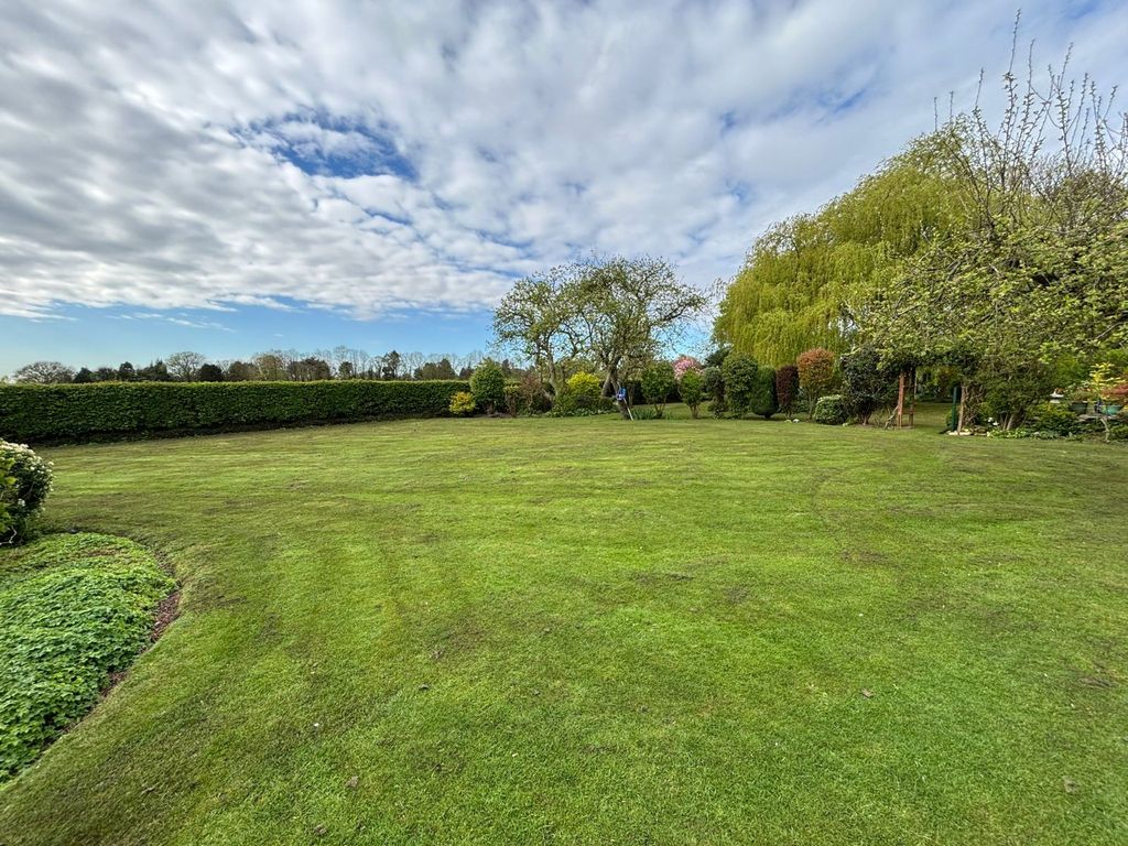 Additional image 2 of 4 bed detached house to rentCastle Road, Cottingham, East Yorkshire HU16