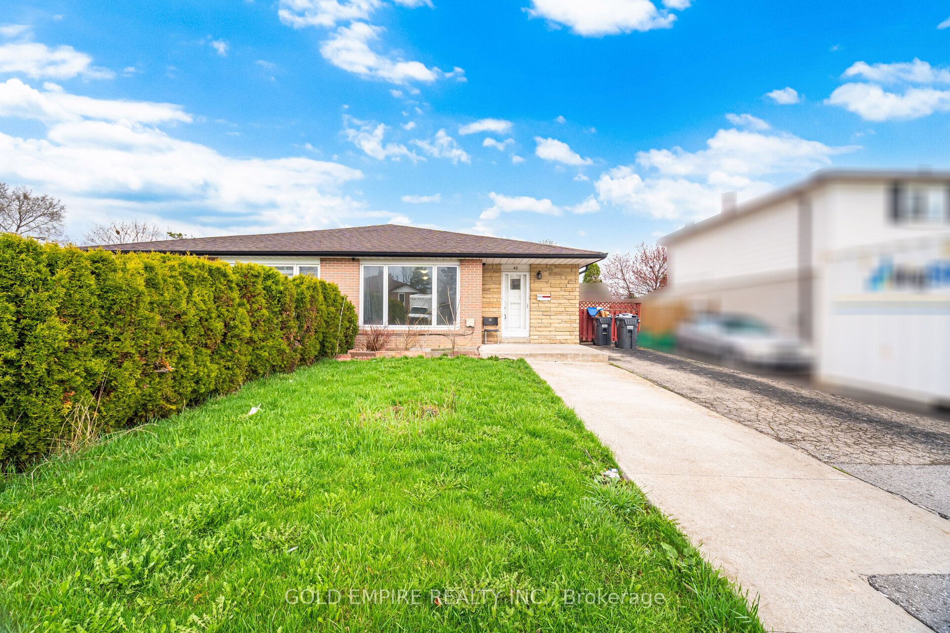 42 Flamingo Crescent, Brampton, ON, L6T 2G5 photo 2