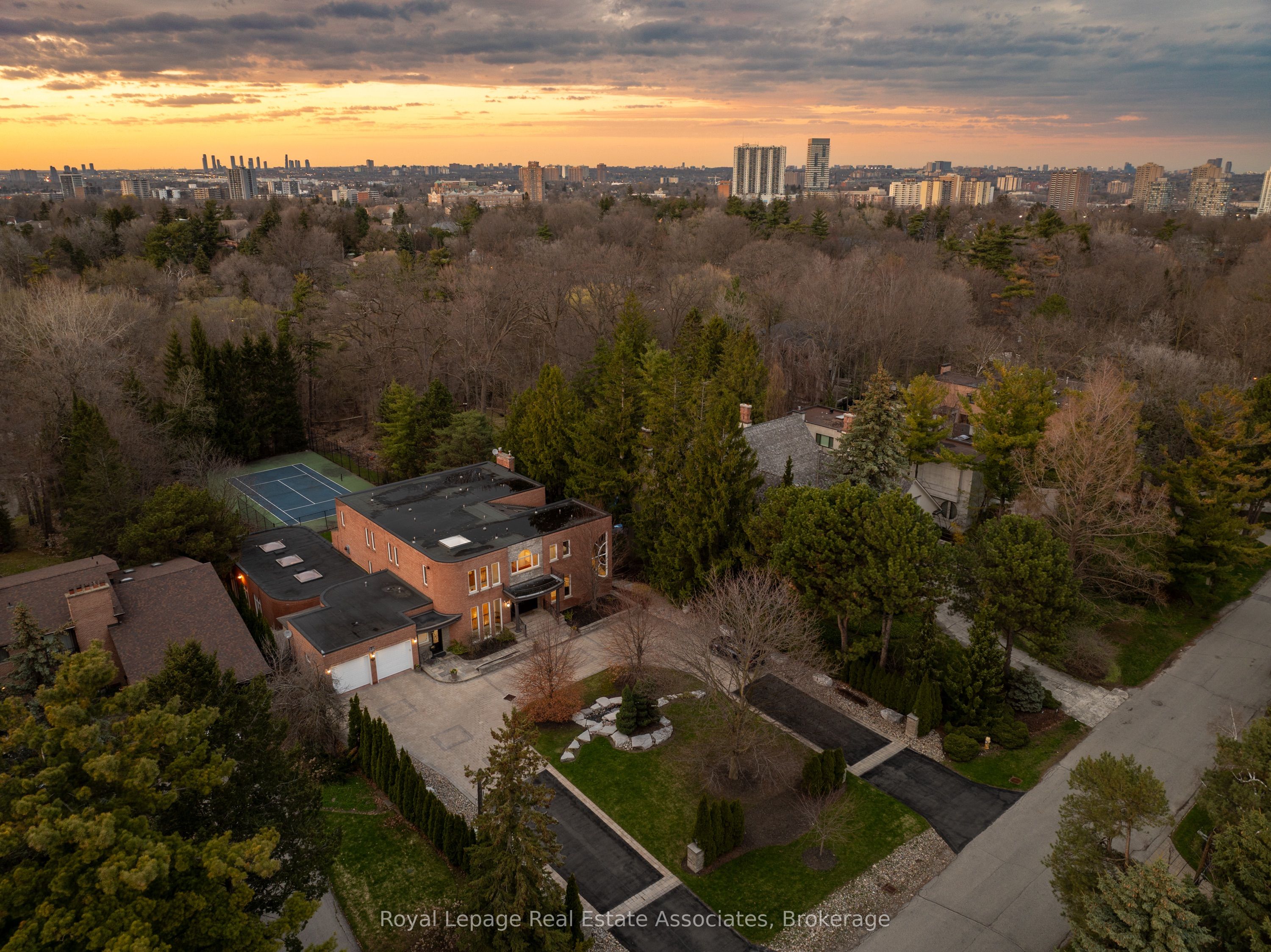 Additional image 3 of 12 Westmount Park Road, Toronto, ON, M9P 1R5