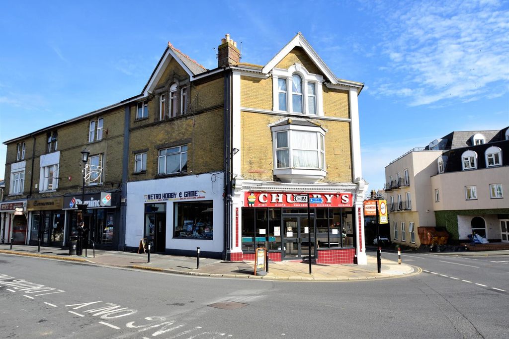 2 bed flat to rentRegent Street, Shanklin PO37