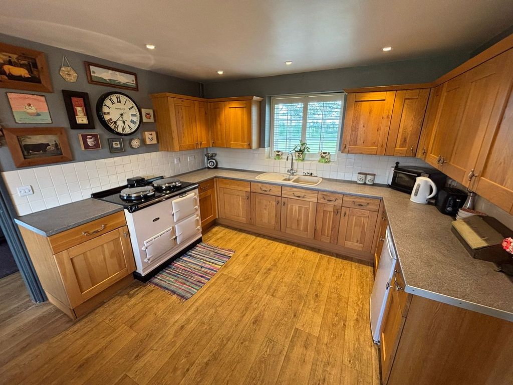 Additional image 5 of 5 bed detached house to rentSouth Dalton, Beverley, East Yorkshire HU17