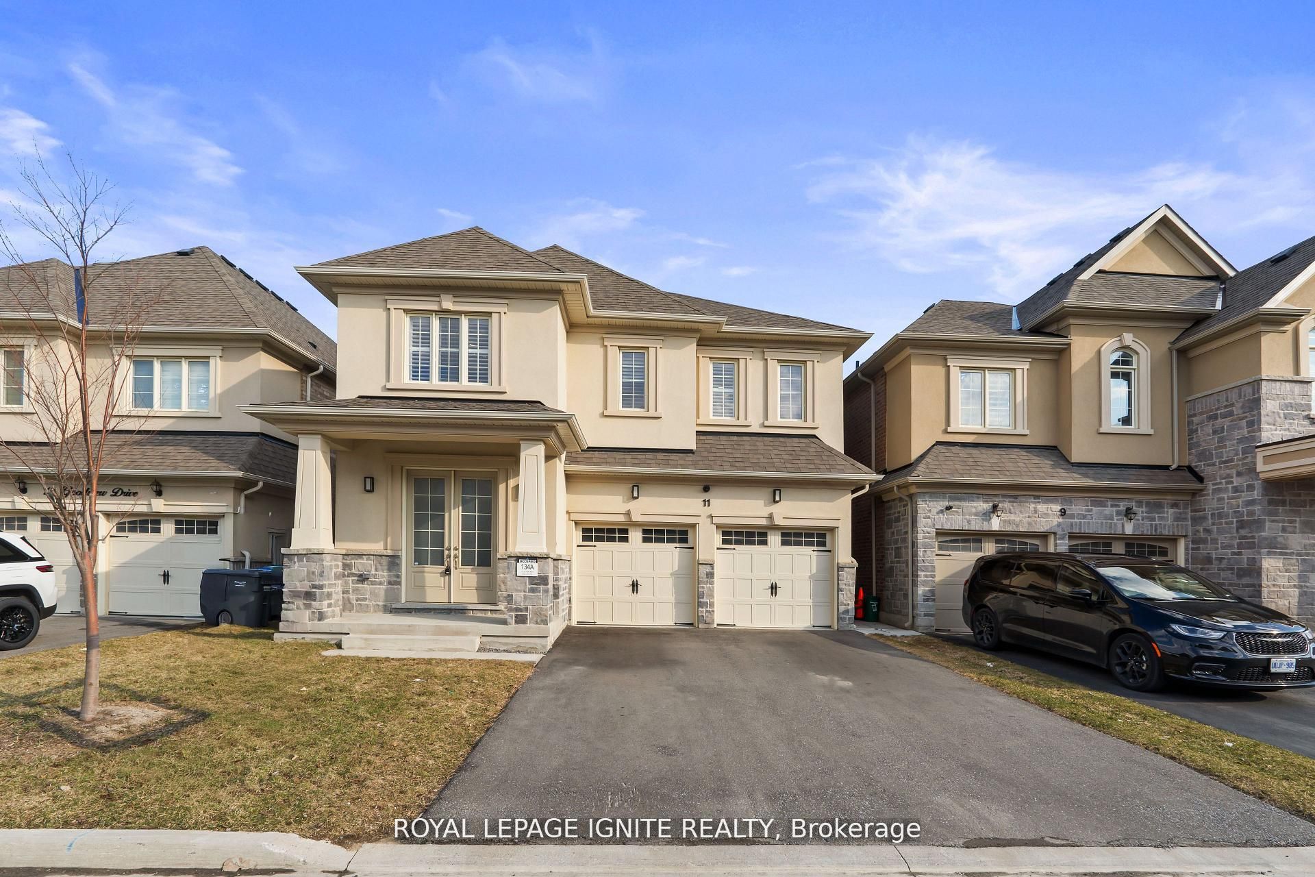 11 Jenwood Crescent, Brampton, ON, L6R 4C6 photo 2