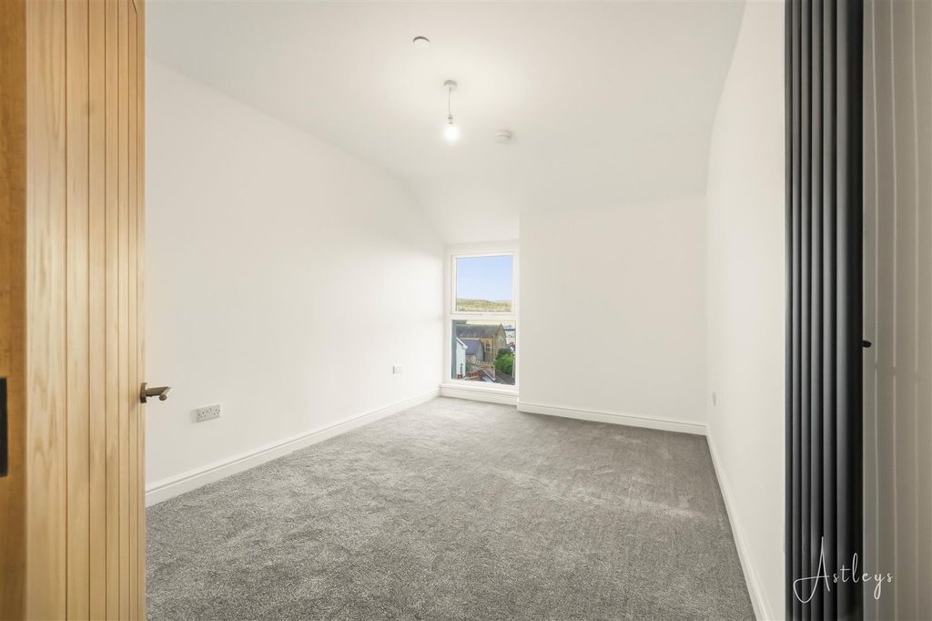 Additional image 12 of 2 bed flat for sale144 Overland Road, Mumbles, Swansea SA3