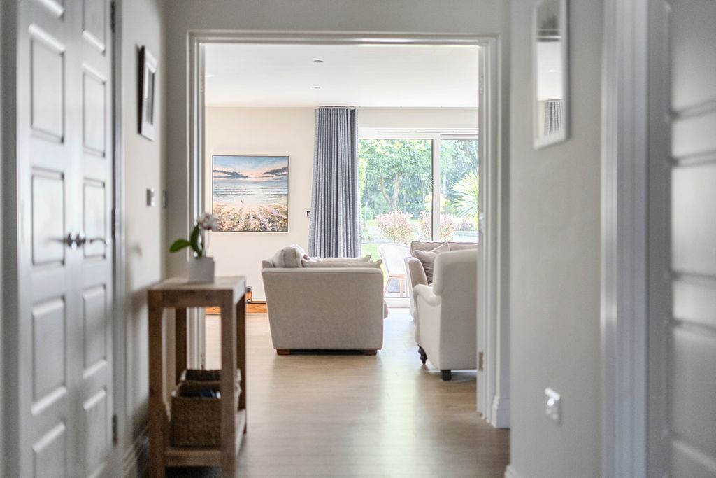 Additional image 13 of 3 bed flat for saleSouth Park Crescent, Gerrards Cross, Buckinghamshire SL9