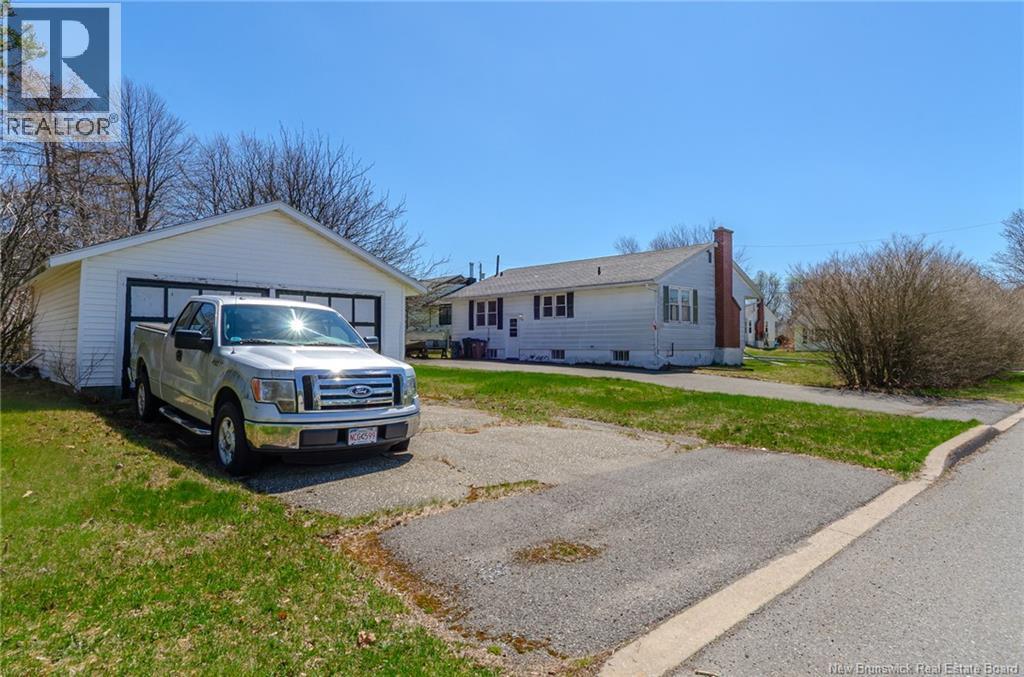 14 Silver Crescent, Saint John, NB, E2J3G3